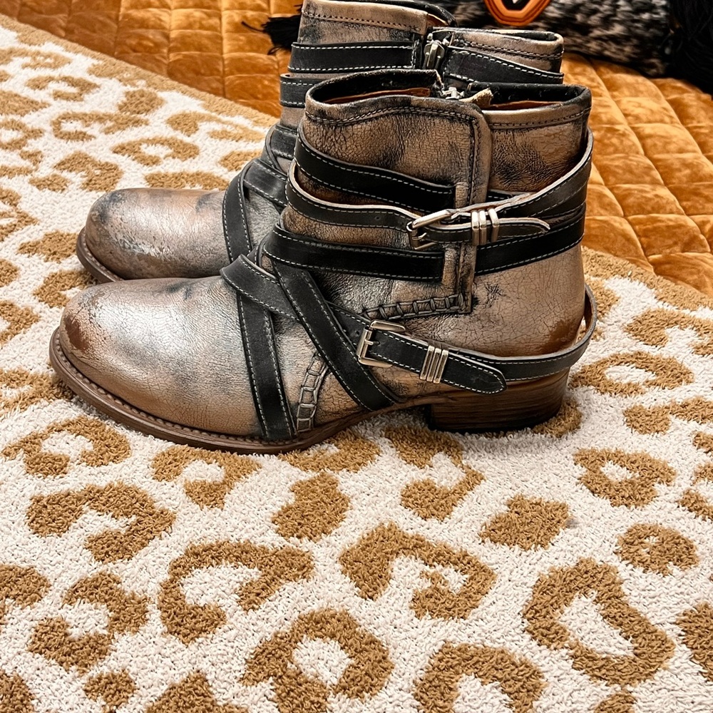 Freebird Silver and Black Ankle Boots with Straps